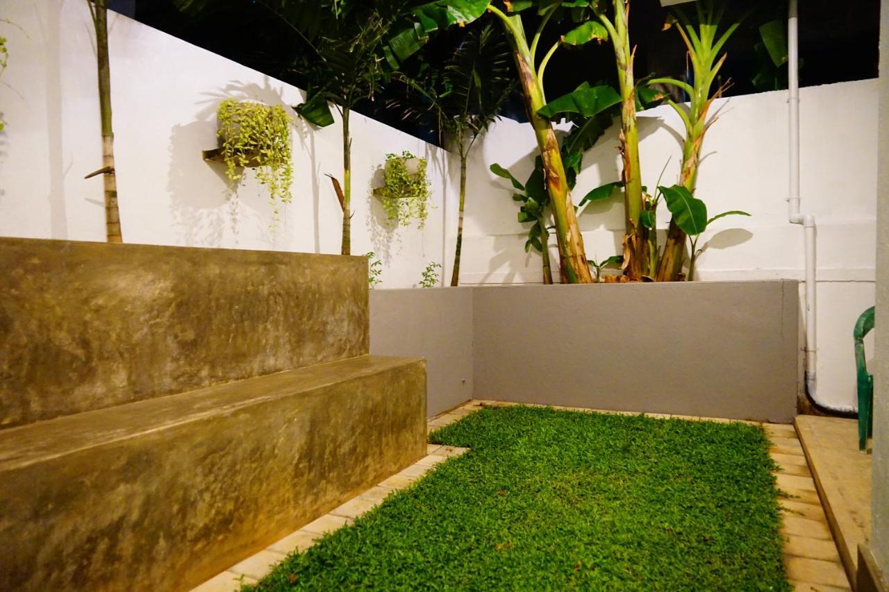Island Life Hotel Negombo Exterior photo